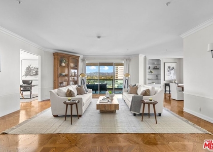 10490 Wilshire Boulevard - Photo 1