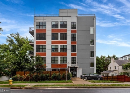 1245 N Pierce Street - Photo 1