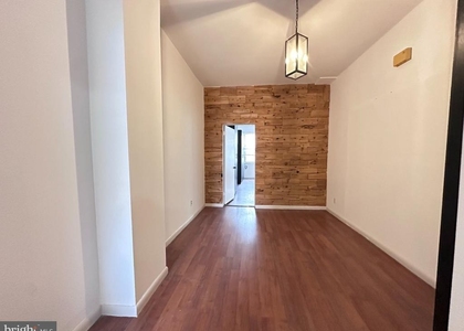 909 S 8th Street - Photo 1