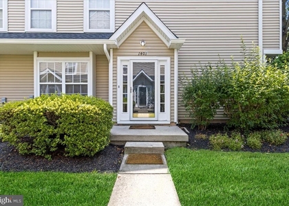 1401 Delancey Way - Photo 1