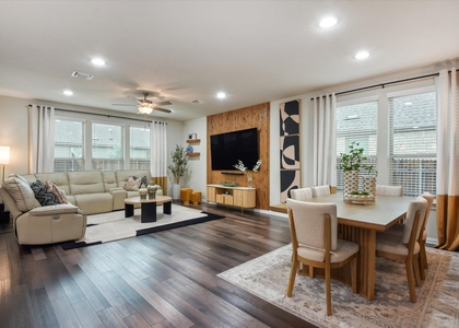 210 Zuma Dr - Photo 1