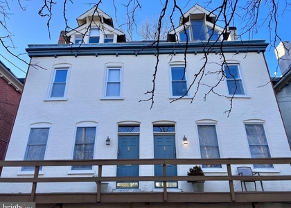 819 N Jackson Street - Photo 1