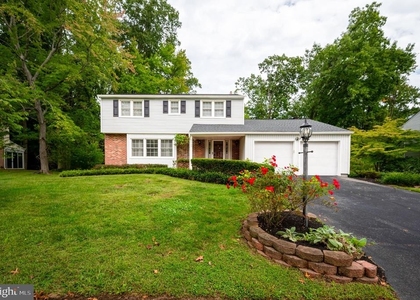 2409 Sweetbriar Road - Photo 1