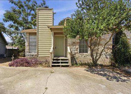 3221 Darnell Dr - Photo 1