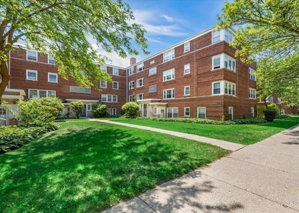 2719 W Berwyn Avenue - Photo 1