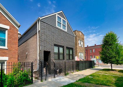 2702 S Homan Avenue - Photo 1
