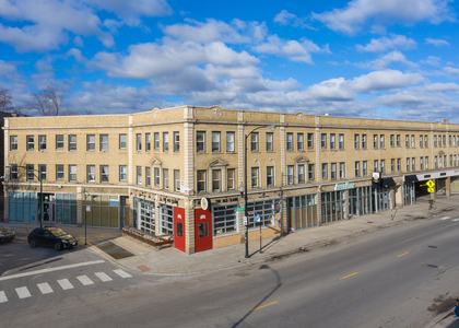 2712 N Milwaukee Avenue - Photo 1