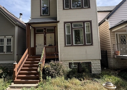 2233 N Sawyer Avenue - Photo 1