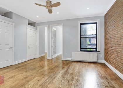 450 West 50th Street - Photo 1