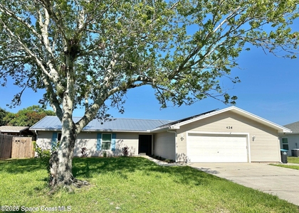426 Inlet Avenue Se - Photo 1