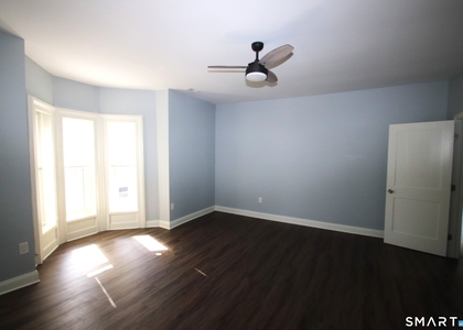60 Perry Avenue - Photo 1