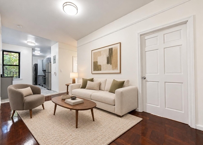121 Bennett Avenue - Photo 1