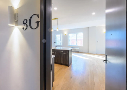 1890 Pelham Parkway South - Photo 1
