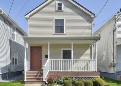 443 Downer St - Photo 1