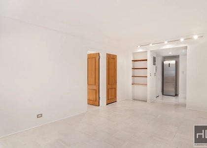 West 58th Street - Photo 1