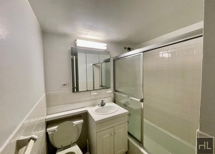 York Avenue - Photo 1