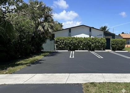 100 Sw 7th Street - Photo 1