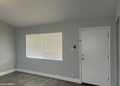 213 S Doran -- - Photo 1