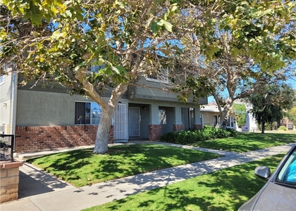 4031 Howard - Photo 1