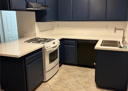 13648 Earlham - Photo 1