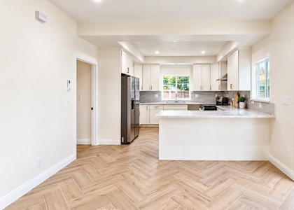 945 Walnut - Photo 1