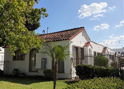 312 E Palmer Avenue - Photo 1
