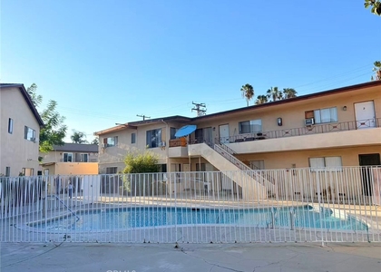 555 W Alpine St - Photo 1