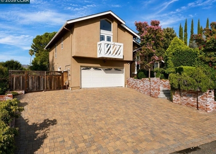 1325 New Hampshire Dr - Photo 1