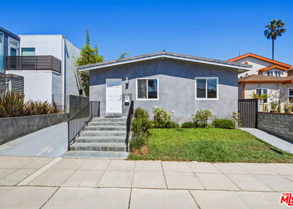 869 Warren Avenue - Photo 1