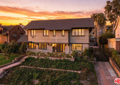 344 S Kingsley Drive - Photo 1
