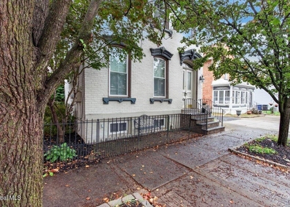 1011 24th Street - Photo 1