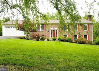 10506 Oak Place - Photo 1