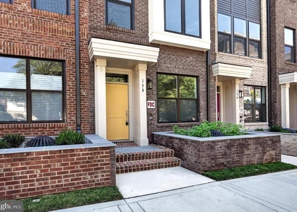 158 N Lee - Photo 1