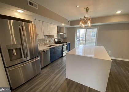 765 N Uber Street - Photo 1