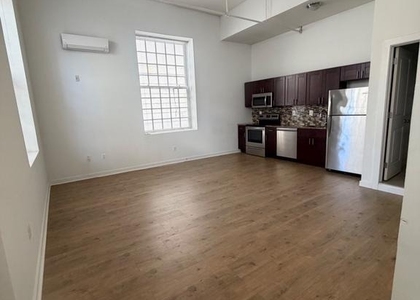 4 Leverington Avenue - Photo 1