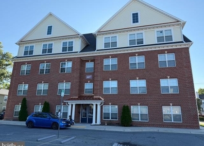 607 7th Street - Photo 1