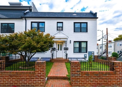 1274 Meigs Place Ne - Photo 1