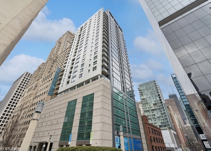 160 E Illinois Street - Photo 1