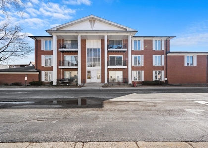 5721 Circle Drive - Photo 1