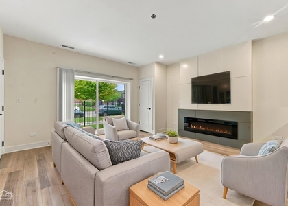 4605 S Prairie Avenue - Photo 1