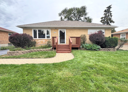 690 N Michigan Street - Photo 1