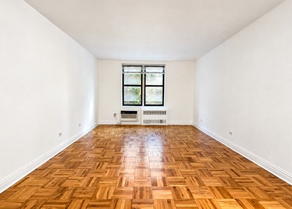 151 West 16th Street - Photo 1