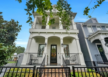 310 W 18th Street - Photo 1