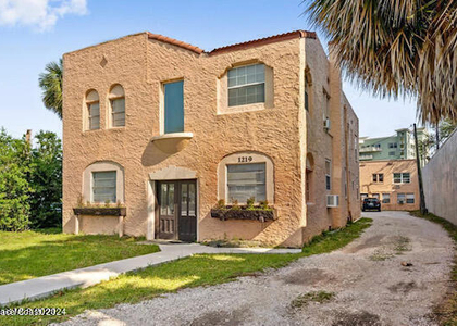 1219 E Strawbridge Avenue - Photo 1