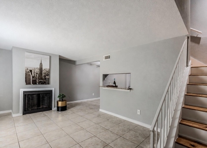 720 Memorial Mews - Photo 1
