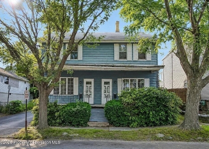 307 N Everett Avenue - Photo 1