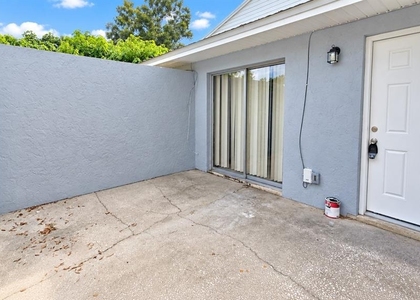 5200 Se 31st Street - Photo 1