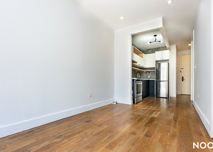 916 Bergen St - Photo 1