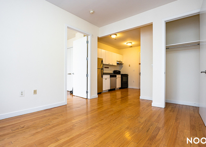 924 Metropolitan Ave - Photo 1