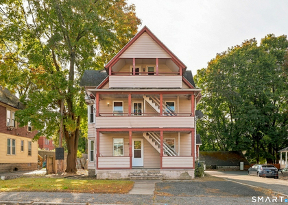 31 Wolcott Avenue - Photo 1